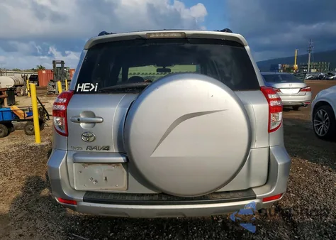 2010 Toyota Rav4 Limited z USA, uszkodzony, nr VIN JTMYK4DV7AD004583